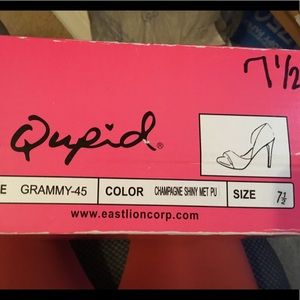 Champagne color 👠